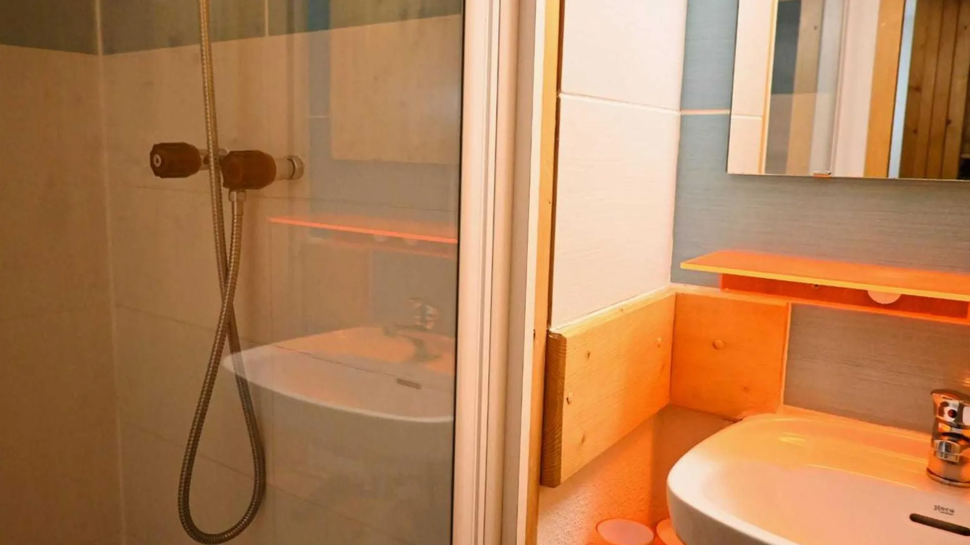 Appartement Landry-Vallandry, 2 pièces, 6 personnes - FR-1-411-83 France